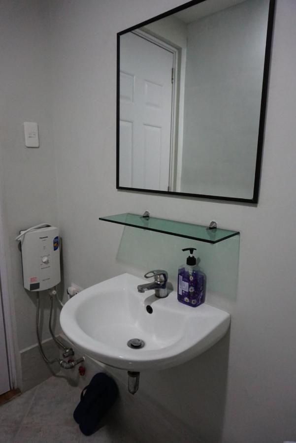 Cozy Condo Unit 5Mins From Mactan Cebu Int'L Airport With Netflix Мактан Екстериор снимка