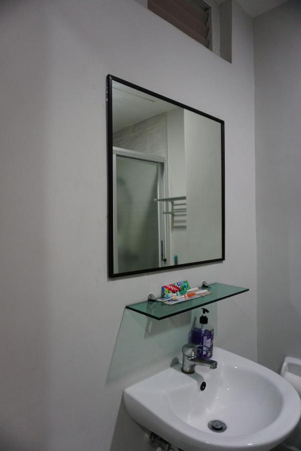 Cozy Condo Unit 5Mins From Mactan Cebu Int'L Airport With Netflix Мактан Екстериор снимка